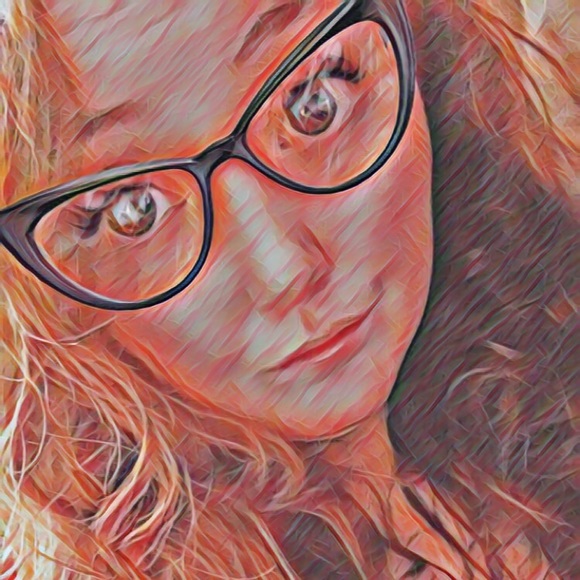 Meet your Posher, Jennifer - Picture 2 of 5